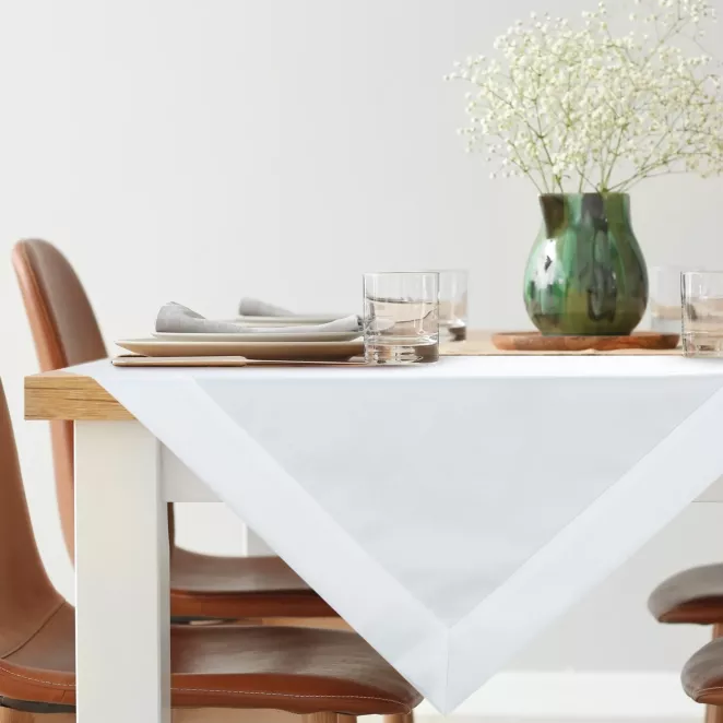 Obrus na stół 85x85 cm biały zdobiony kantą - LUCY