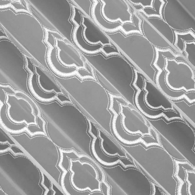 R146/2 Firana szyta na taśmie 5 cm LAVISH biało srebrna z delikatnej tkaniny haftowanej grubą kordonkową nicią