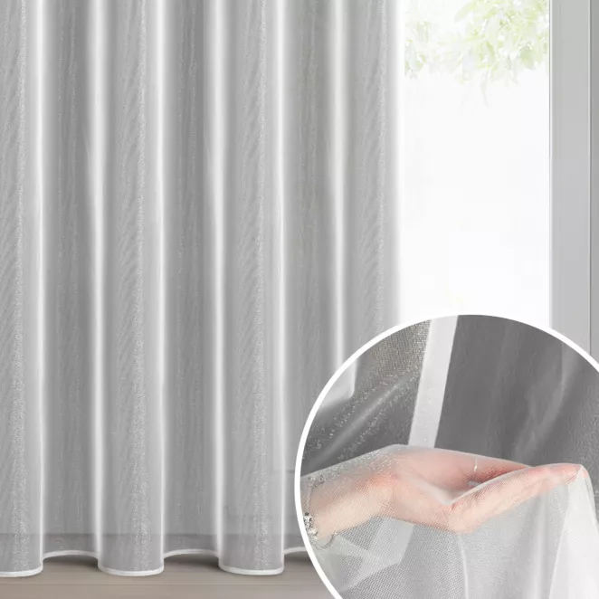 Firana biała z lekkiej i błyszczącej tkaniny 135x250 cm przelotka ESEL ELLA LINE