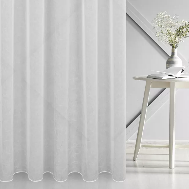 Firana szyta na taśmie 5 cm biała z matowego kreszowanego woalu, wykończona obciążnikiem