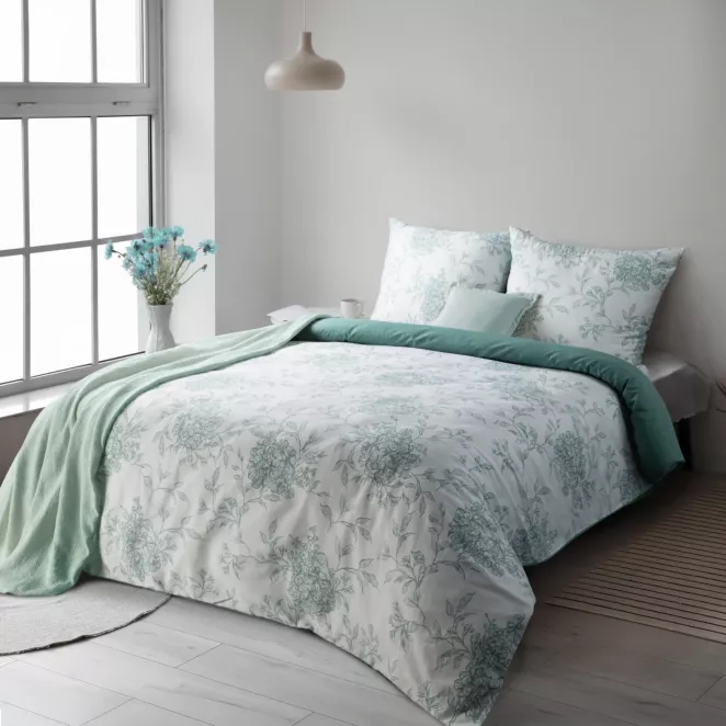 Pościel 220x200 cm komplet 3 częściowy satyna bawełniana kolor biały, jasno miętowy z motywem kwiatów hortensji SPRING 85