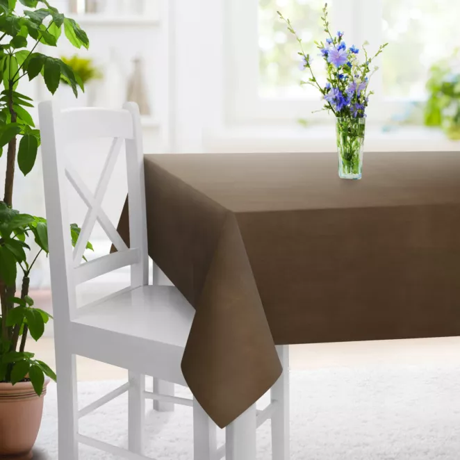 Obrus szyty brązowy z miękkiej tkaniny welwetowej
