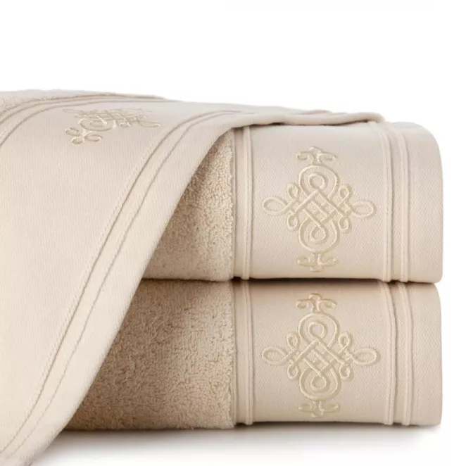 Ręcznik kąpielowy 50x90 cm bawełniany kolor beżowy z bordiurą zdobioną ornamentowym haftem 600 g/m2 KLAS 2