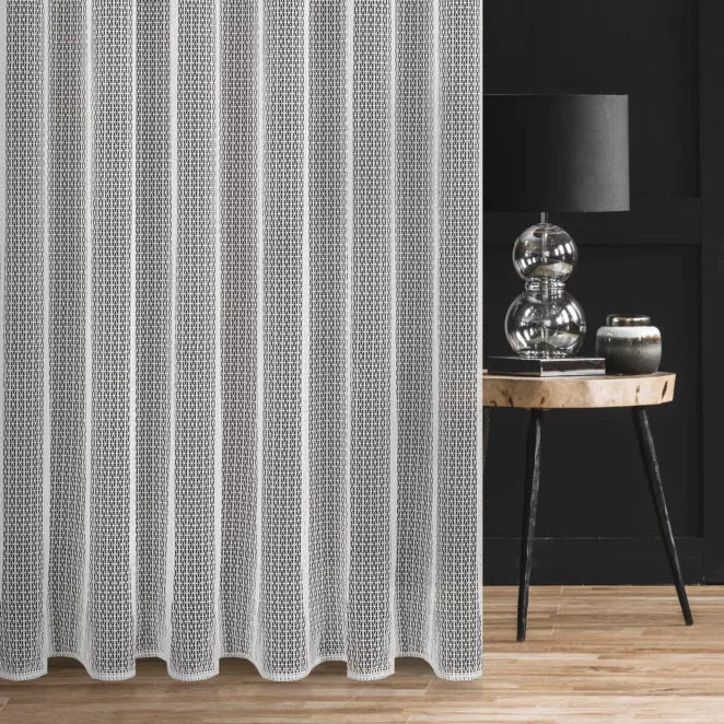 Firana szyta na przelotkach MILLEY biała z nowoczesnej luźno tkanej matowej siatki