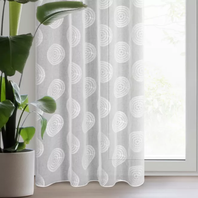 Firana biała z geometrycznym haftem 140x250 cm przelotka MILAGROS