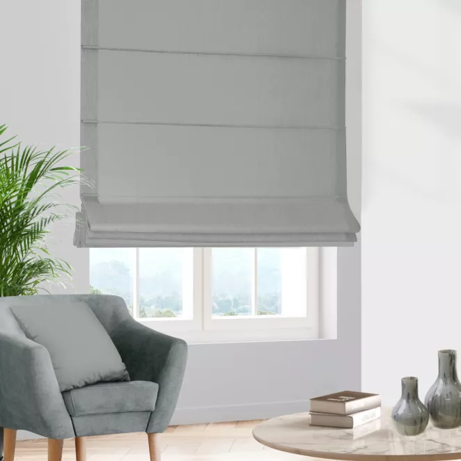 Roleta rzymska srebrna z gładkiej tkaniny zaciemniającej typu dimout