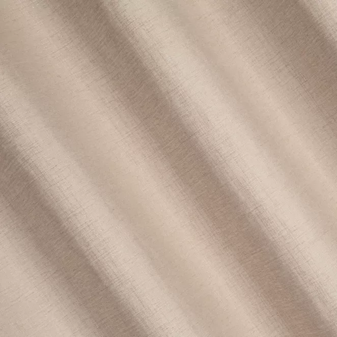 L117/3 Zasłona szyta na taśmie 5 cm jasnobeżowa z szenilowej tkaniny z dodatkiem połyskującej nici