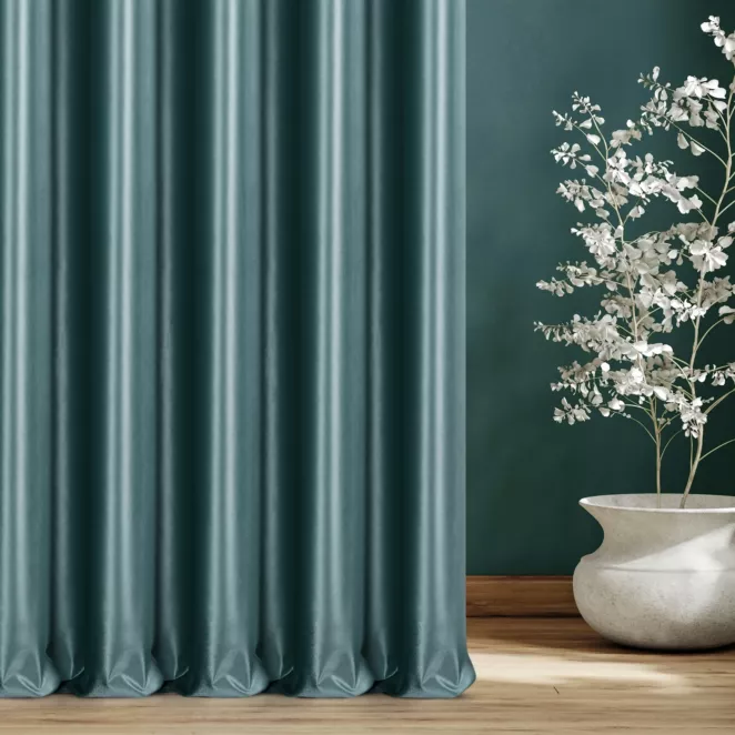 Zasłona szyta na taśmie 5 cm jasnoturkusowa z miękkiej półmatowej tkaniny welwetowej