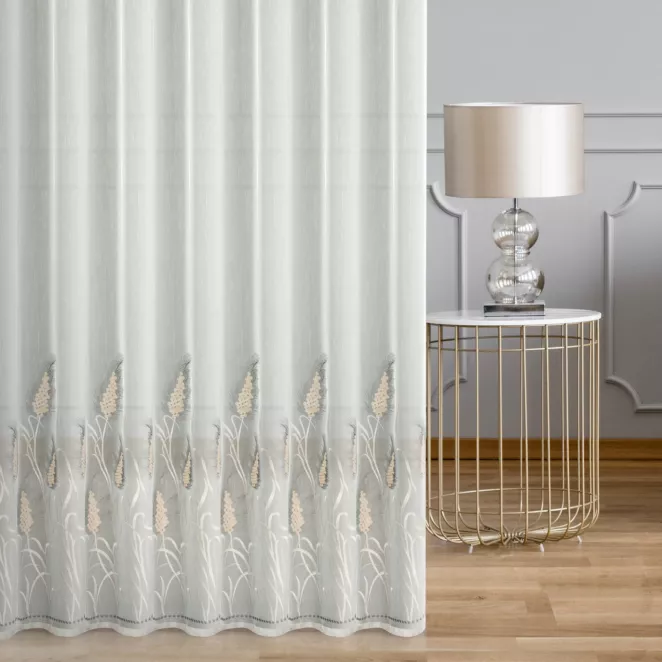 Firana szyta na taśmie 5 cm naturalno popielata z delikatnej tkaniny typu aden, wykończonej roślinnym haftem