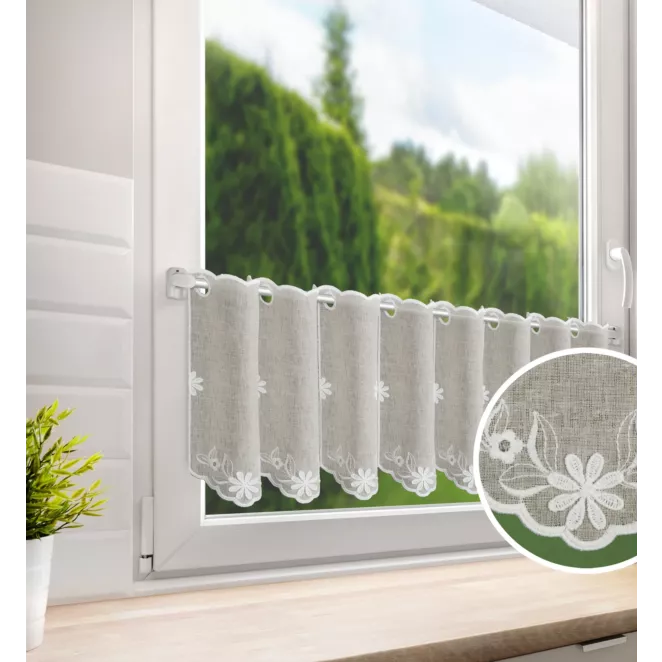 Tkanina firanowa zazdrostka z etaminy zdobiona haftem kwiatuszków