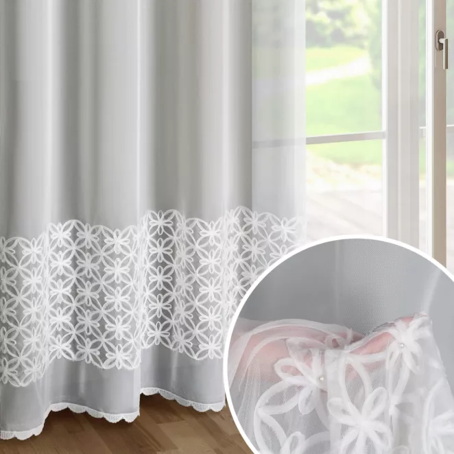 Dekoracja okienna biała z gładkiej tkaniny zdobiona pasem aplikacji w kwiaty 140x250 cm przelotka - LIWIA - EVA MINGE
