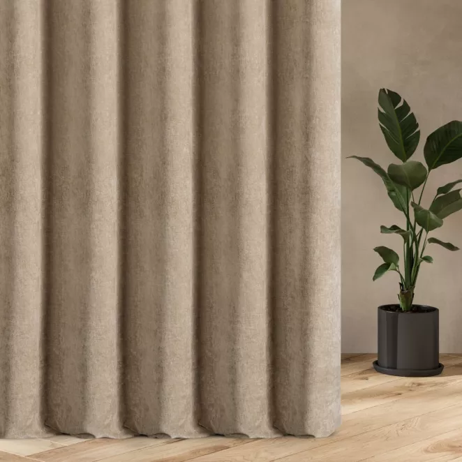 Zasłona szyta na taśmie 5 cm beżowa z tkaniny o szenilowej strukturze