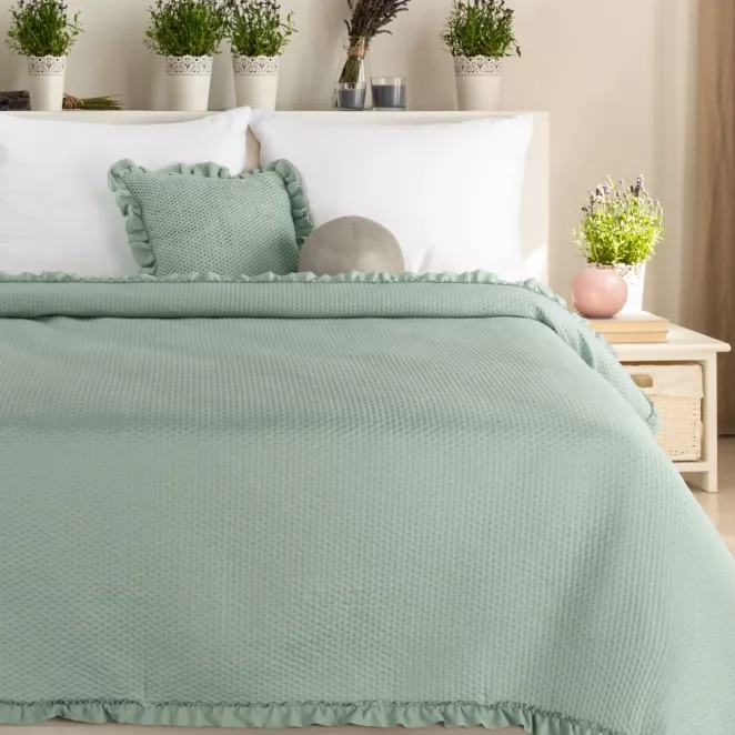 Narzuta szałwiowa pikowana metodą hot press z ozdobną falbanką 220x240 cm FALBANKA Design 91