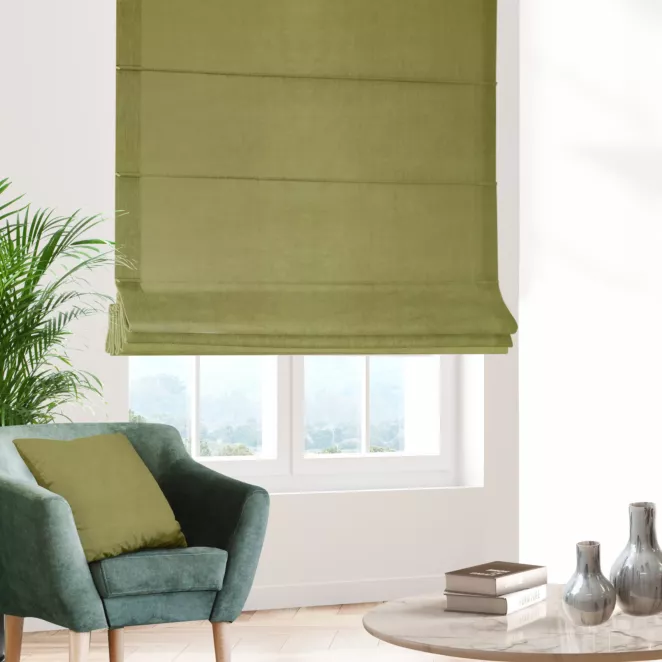Roleta rzymska ENYA ciemnooliwkowa z miękkiej półmatowej tkaniny welwetowej