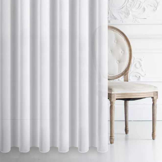 Firana szyta na przelotkach GENEVA biała z delikatnej w dotyku, gęsto tkanej, matowej krepy, wykończona obciążnikiem