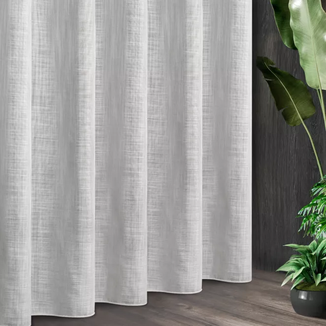Tkanina firanowa gładka matowa etamina  o gęstym splocie wykończona szwem obciążającym