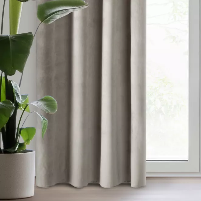 Zasłona ciemnobeżowa z gładkiego welwetu 140x250 cm przelotka PIERRE