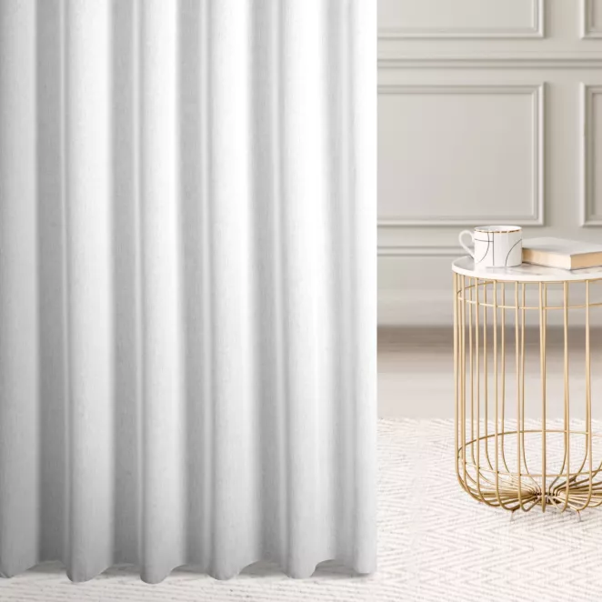 Firana szyta na taśmie 5 cm naturalna z półmatowej etaminy o luźnym splocie, wykończona obciążnikiem