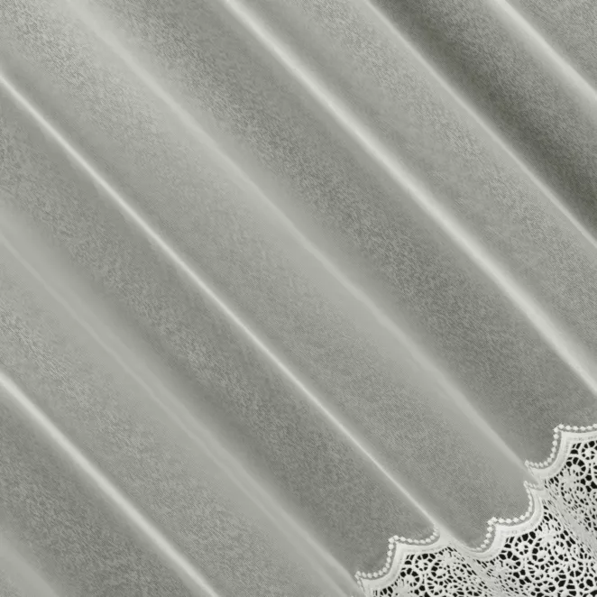 L154/2 Firana szyta na taśmie 5 cm naturalna z markizety ozdobionej matową aplikacją