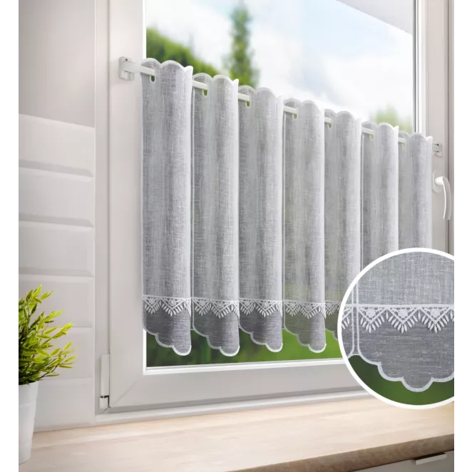 Tkanina firanowa zazdrostka z etaminy zdobiona haftem