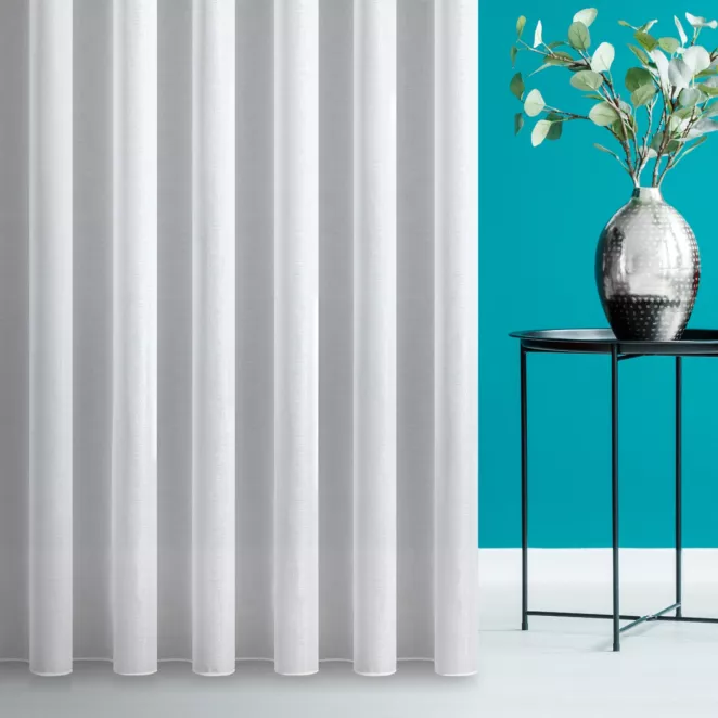 Firana szyta na taśmie 5 cm IGNACIA biała z półprzezroczystej tkaniny o lekkim połysku