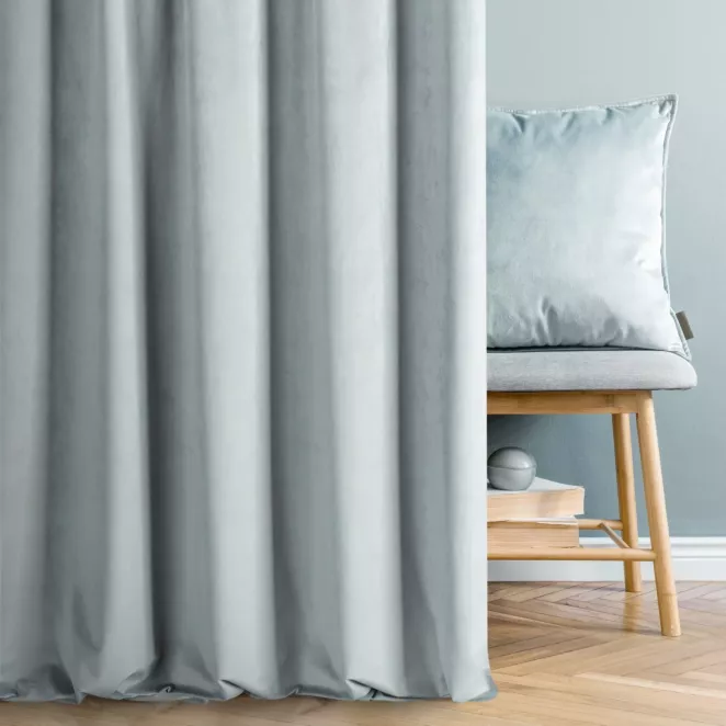 Zasłona szyta na taśmie 5 cm ENYA srebrna z miękkiej półmatowej tkaniny welwetowej