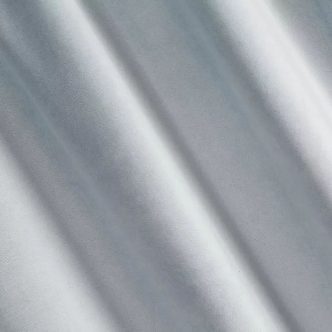 L90/1 Zasłona szyta na taśmie 5 cm srebrna z miękkiego welwetu zaciemniającego typu BLACKOUT o gramaturze 400g/m2