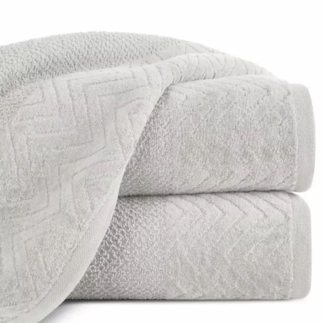 Ręcznik kąpielowy 70x140 cm bawełniany kolor srebrny o ryżowej strukturze z welwetową bordiurą 500 g/m2 LOREN