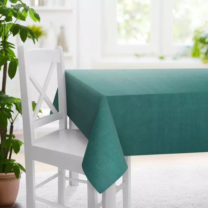Obrus szyty ENYA ciemnozielony z miękkiej półmatowej tkaniny welwetowej