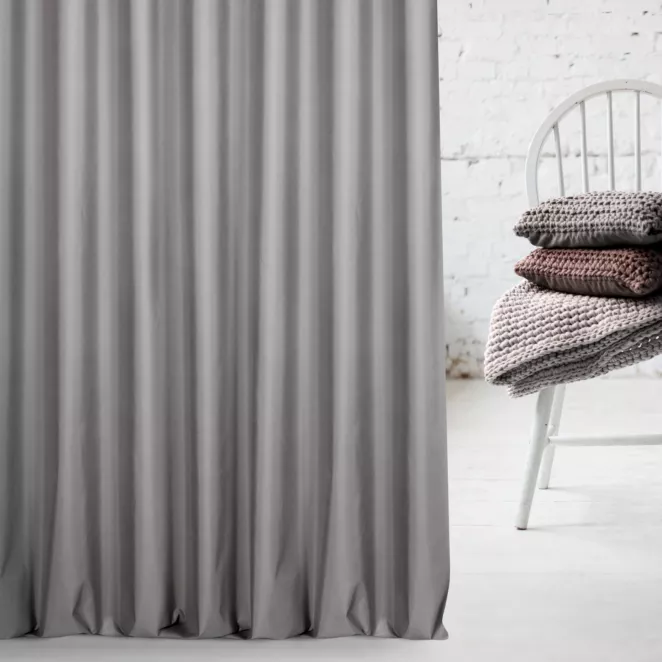 Zasłona szyta na taśmie 5 cm szara z gładkiej tkaniny typu Blackout zaciemniającej 100%