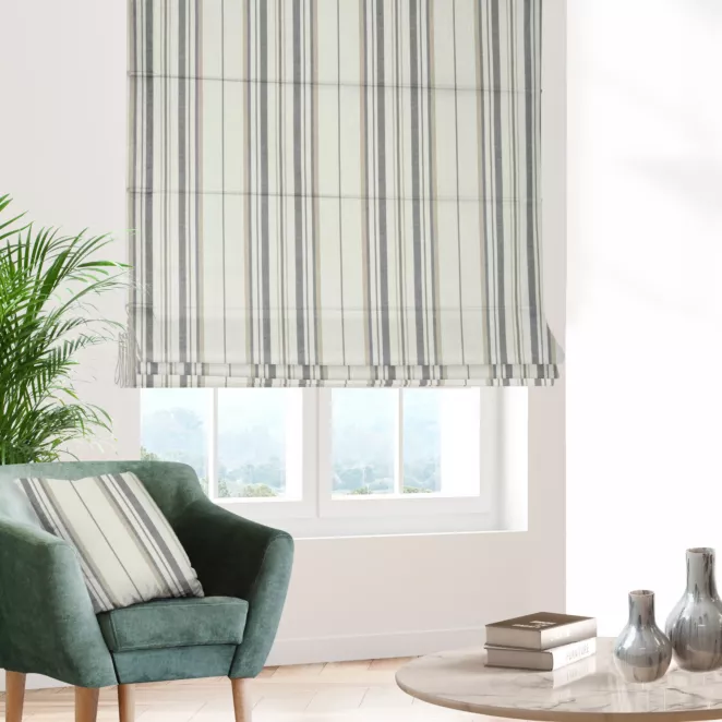 Roleta rzymska naturalno beżowa z tkaniny w pasy