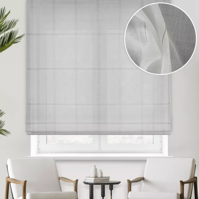 Roleta rzymska naturalno beżowa z matowej tkaniny, przeszywana delikatną połyskującą nicią