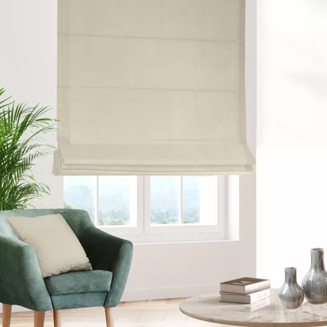 Roleta rzymska jasnobeżowa z miękkiej tkaniny welwetowej