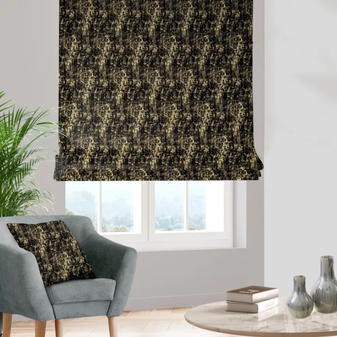 Roleta rzymska MALLORCA czarno złocista z miękkiej tkaniny szenilowej przetykanej błyszczącą nicią