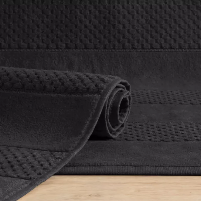 Dywanik łazienkowy bawełniany zdobiony geometrycznym wzorem 60x90 cm  JESSI