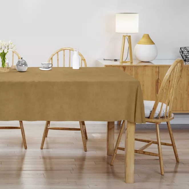 Obrus szyty DORA - HIT ciemnobeżowy z miękkiej tkaniny o welurowej strukturze