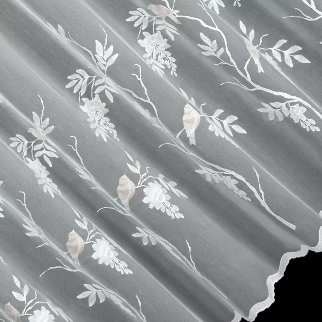 H237/3 Firana szyta na taśmie 5 cm naturalna z delikatnej tkaniny typu aden zdobionej aplikacją