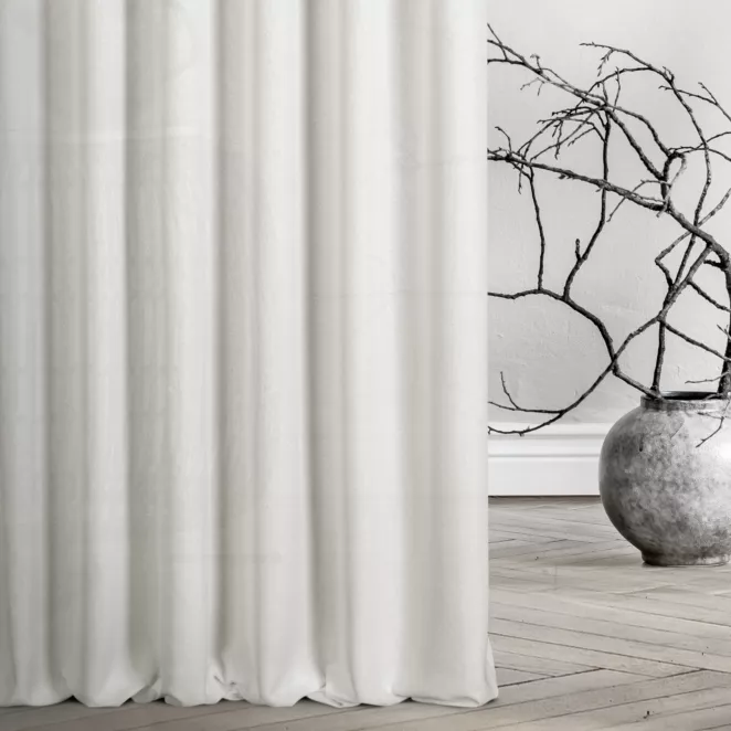 Zasłona szyta na taśmie 5 cm biała z tkaniny w stylu eko