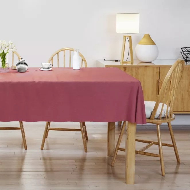 Obrus szyty ADESSA amarantowy z miękkiej tkaniny o welurowej strukturze