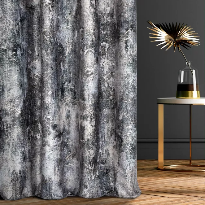 Zasłona szyta na taśmie 5 cm grafitowo złota z welwetowej tkaniny z błyszczącym nadrukiem