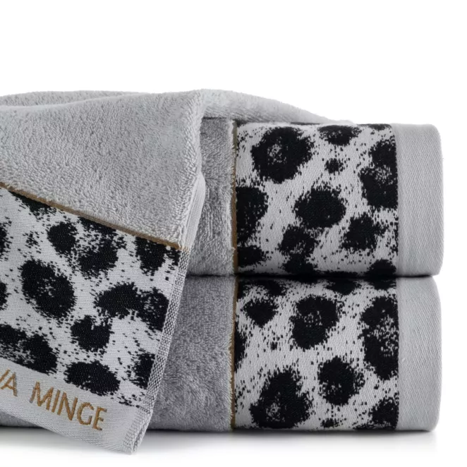 Ręcznik kąpielowy 70x140 cm bawełniany kolor srebrny,czarny z designerską bordiurą 500 g/m2 EVA 22 Eva Minge