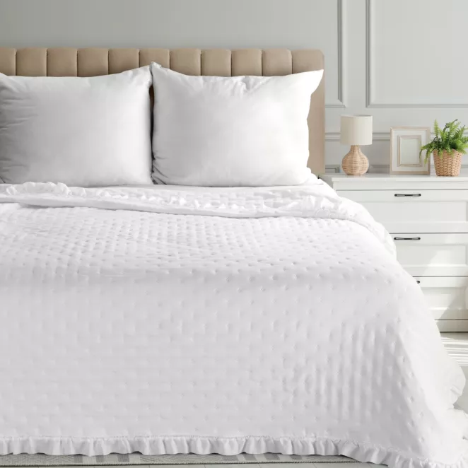 Narzuta biała 220x240 cm obszyta falbaną pikowana techniką hot press LIBI 3 Eurofirany Classic