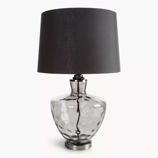 Lampa stołowa do pokoju srebrna ADELINE z lekko dymionego szkła i matowym abażurem