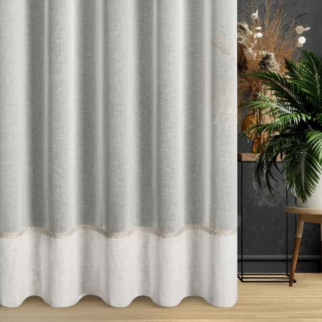 Firana szyta na taśmie 5 cm naturalna z matowej etaminy wykończonej ozdobnym podwinięciem