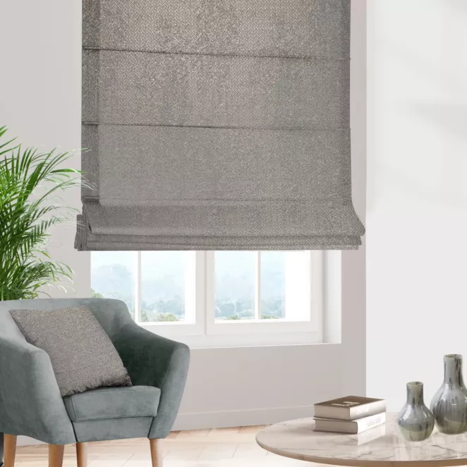 Roleta rzymska srebrno złocista z połyskującej tkaniny z geometrycznym, drobnym wzorem Pierre Cardin