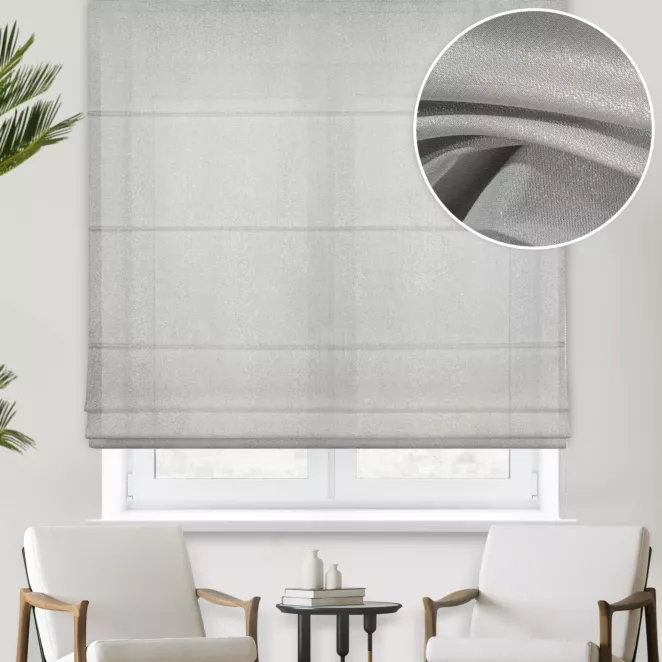 Roleta rzymska srebrna z miękkiej i połyskliwej tkaniny, wykończona obciążnikiem