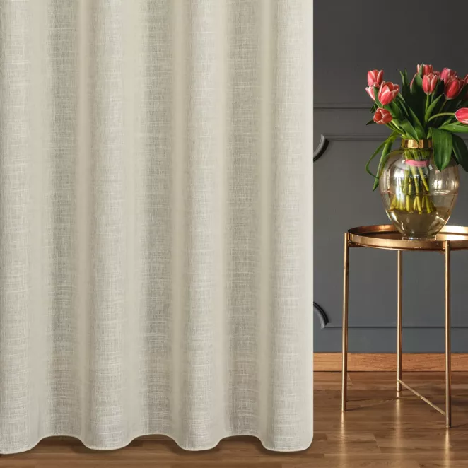 Firana szyta na taśmie 5 cm kremowa z delikatnej etaminy wykończonej obciążnikiem