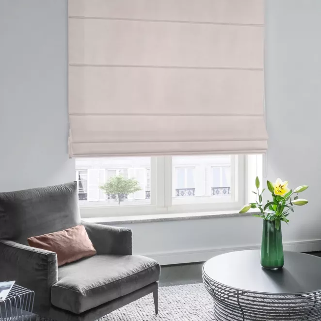 Roleta rzymska ENYA jasnoróżowa z miękkiej półmatowej tkaniny welwetowej