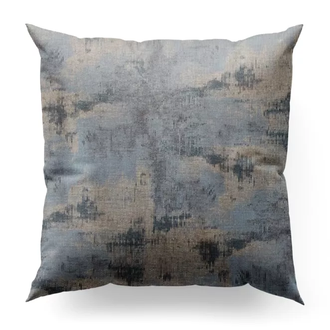 Poszewka szyta popielato złocista z miękkiej, welwetowej tkaniny z nieregularnym wzorem i błyszczącym nadrukiem