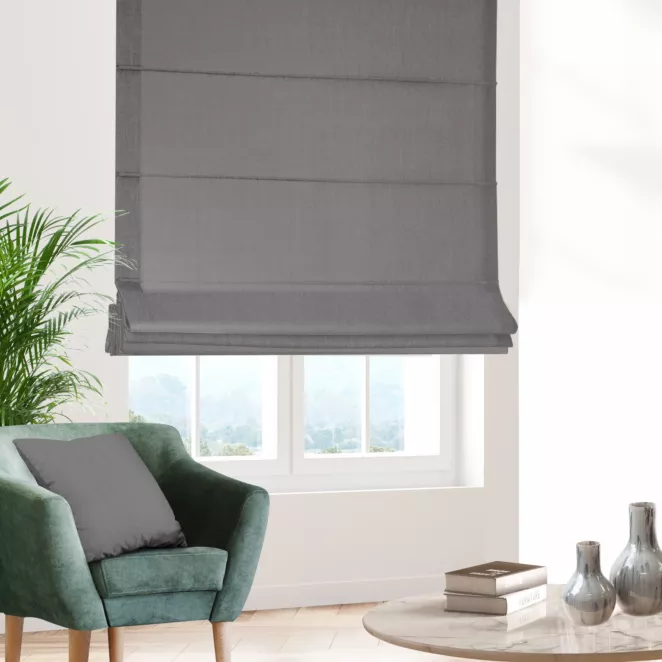 Roleta rzymska szara z miękkiej tkaniny o welurowej strukturze